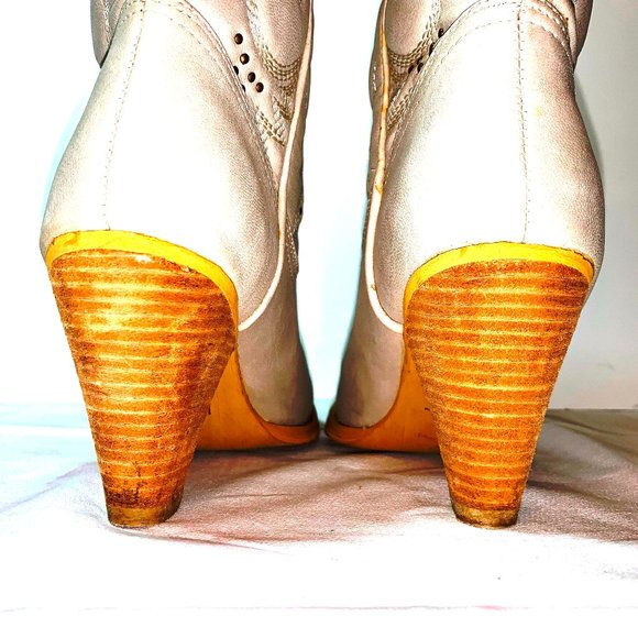 Very Volatile Western Inspired Womens Cowboy Boots Taupe Beige Size 7.5 EUC - Picture 10 of 14
